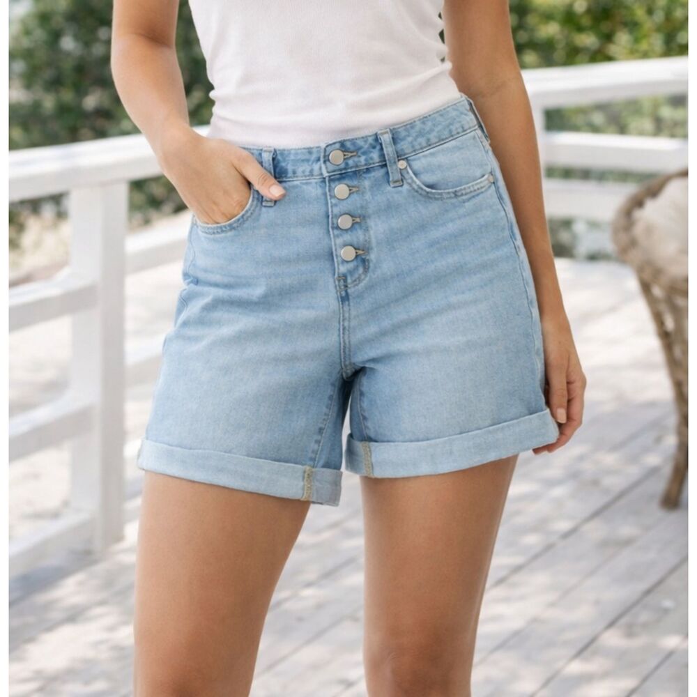 Simply Vera Wang Midi Denim Jean Shorts Size 6 Mid Rise Button Front Cuffed
